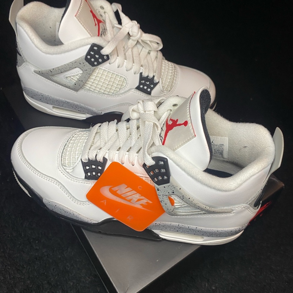 Jordan Retro 4 "2025 Cement"